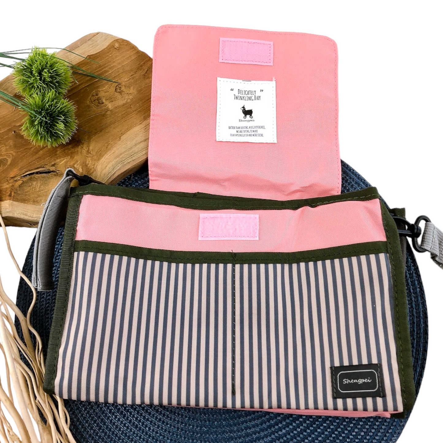Kleine Wickeltasche mit viel Stauraum, rosa / grau
