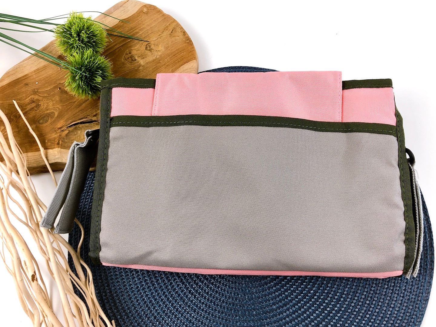Kleine Wickeltasche mit viel Stauraum, rosa / grau