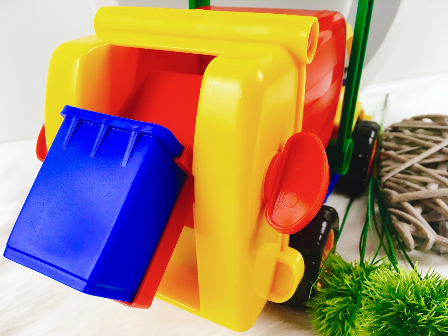 Lena Aktive: Müllwagen von Simm Spielwaren