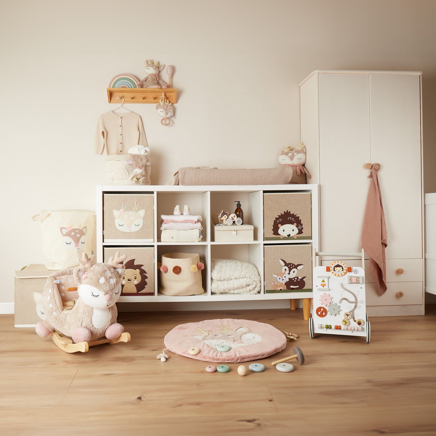 Spielfigur Reh Ella mit Rassel